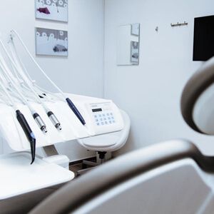 Dentist clinic logo